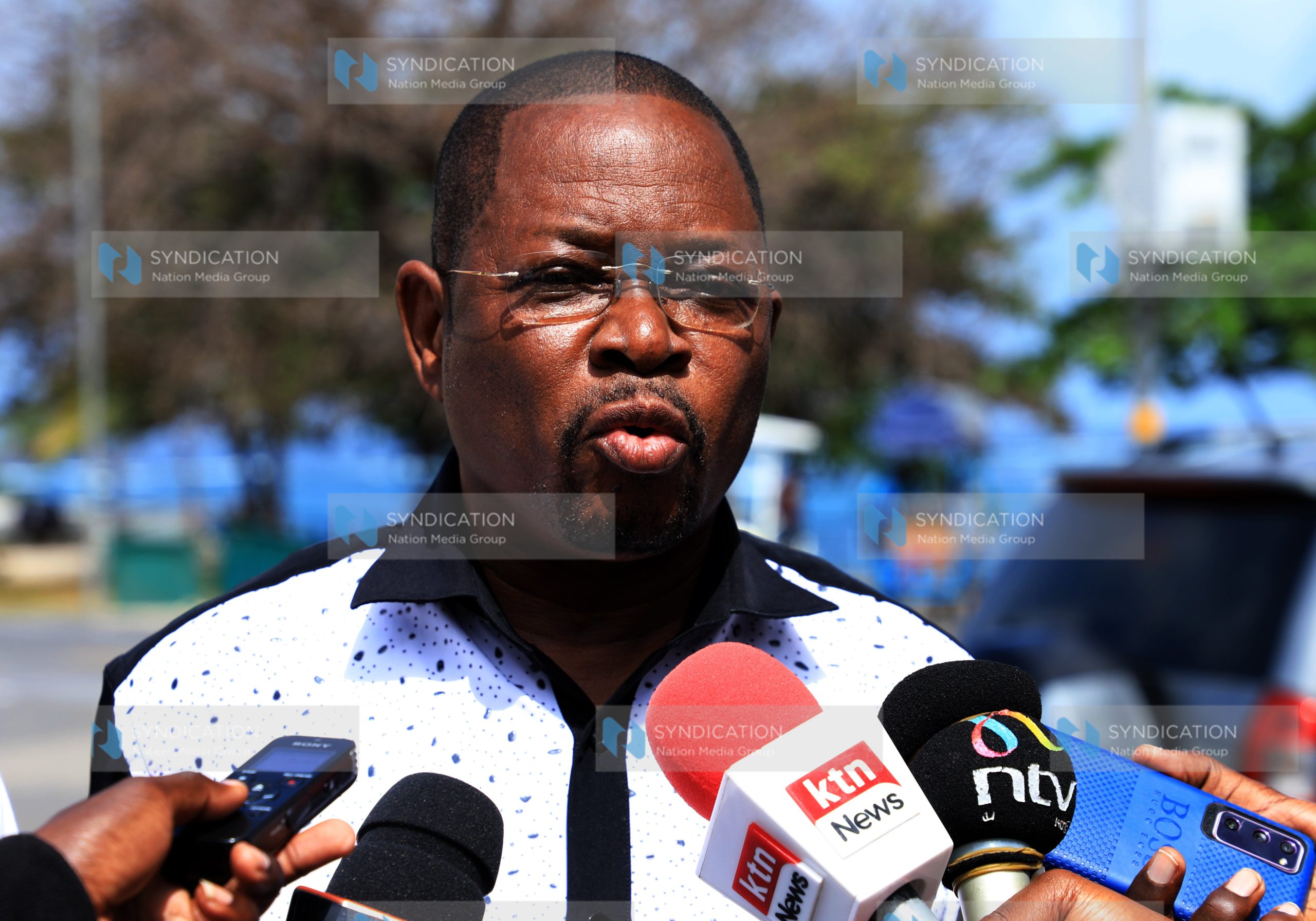 Kilifi Senator Stewart Madzayo addressing the press