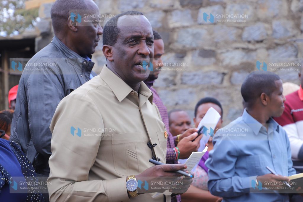 Narok Governor Mr. Patrick Ntutu addressing residents of Majengo estate