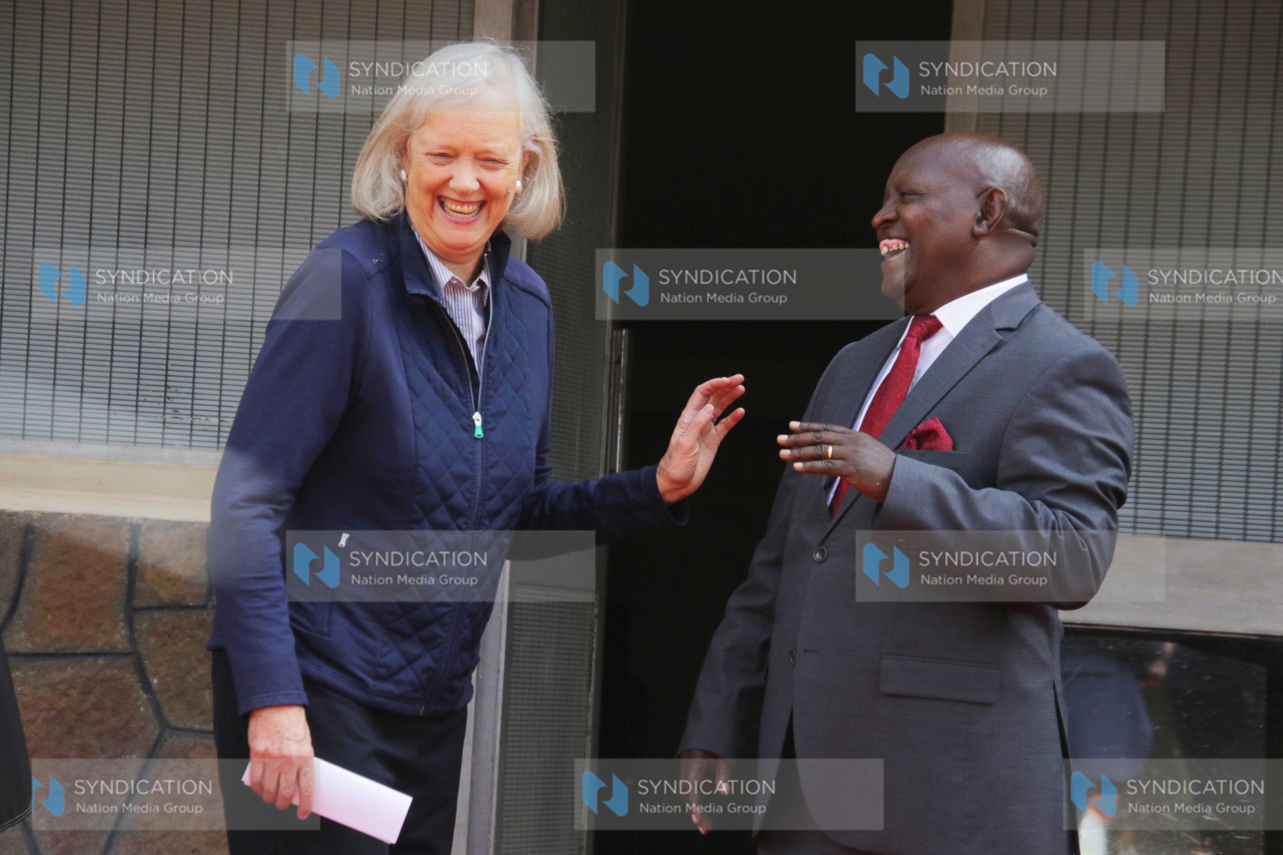 US Ambassador to Kenya, Meg Whitman, chats with Nyeri Governor Mutahi Kahiga moments after addressing journalists