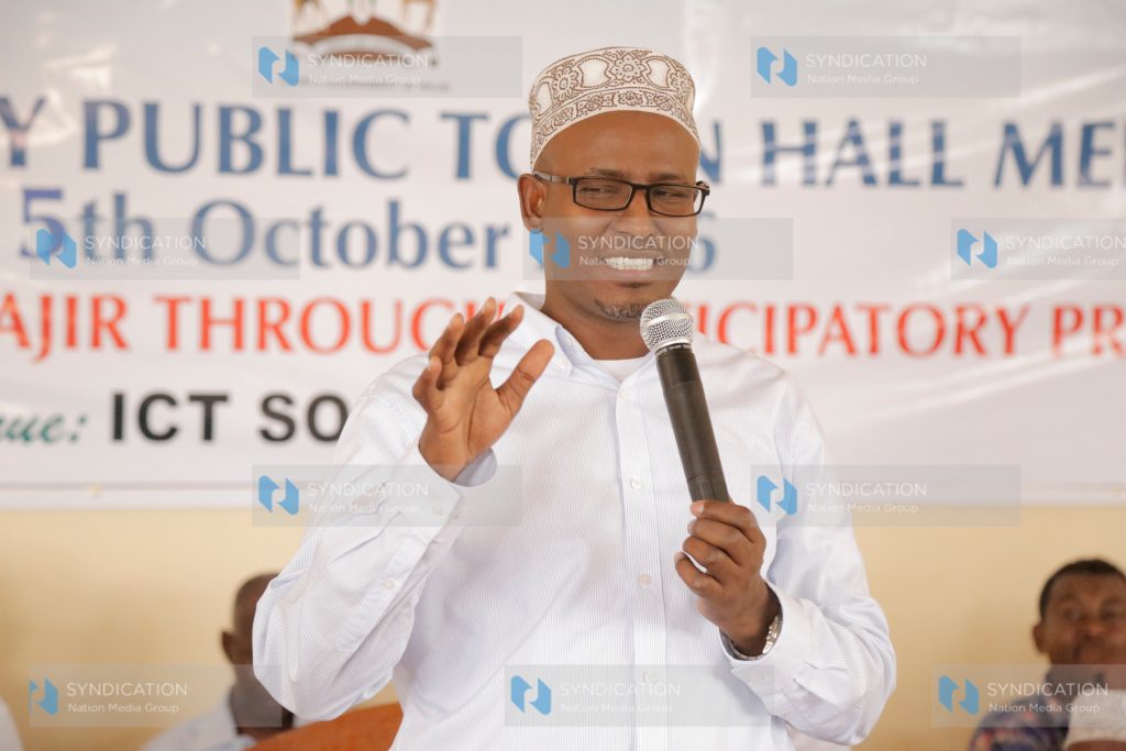 Wajir Governor Ahmed Abdullahi addressing a public forum in Wajir Town