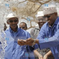 Wajir Governor Ahmed Abdullahi (right) with water chief officer Abdinoor Hussein in Dadajabula