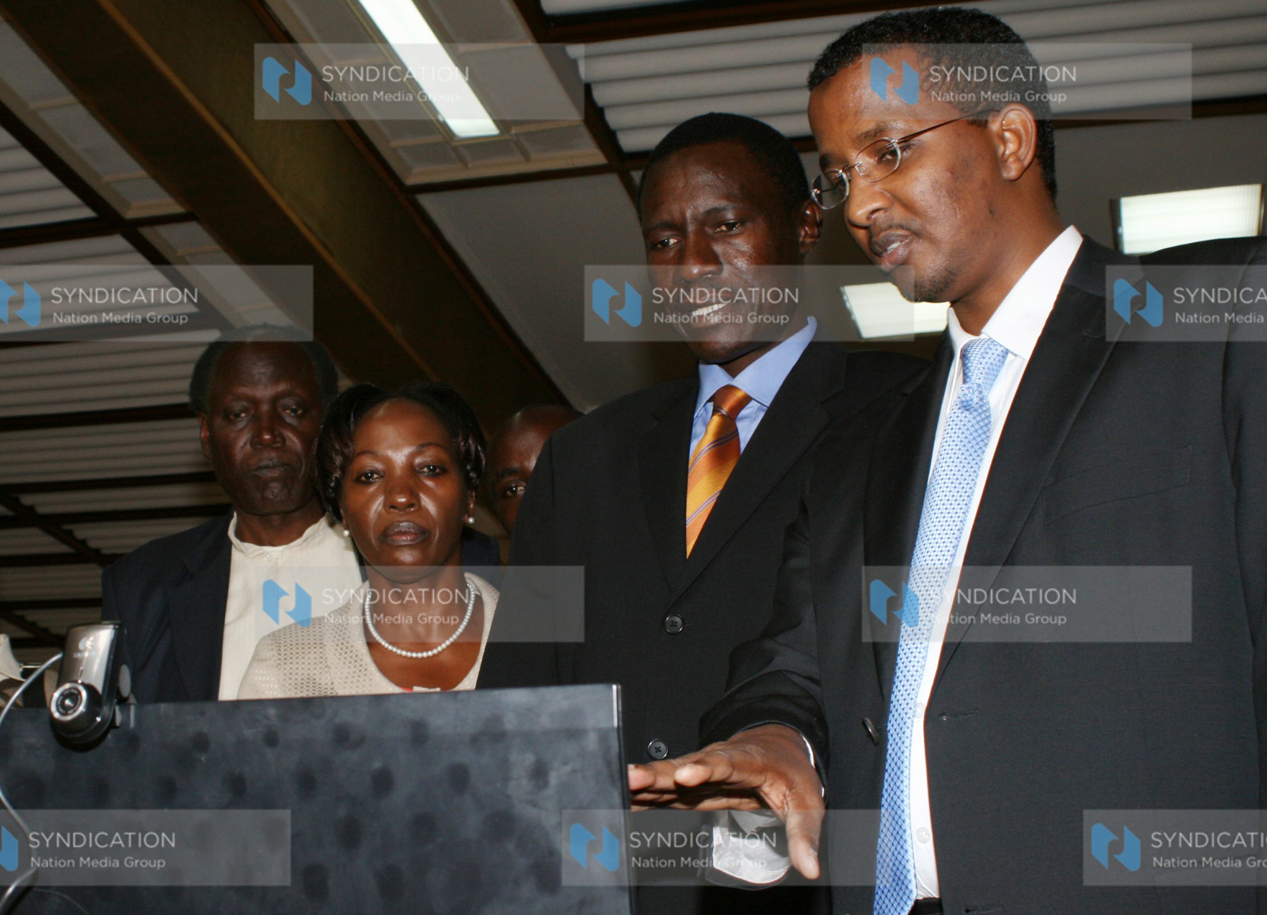 The Interim Independent Electoral Commission chairman Ahmed Issack Hassan (right)